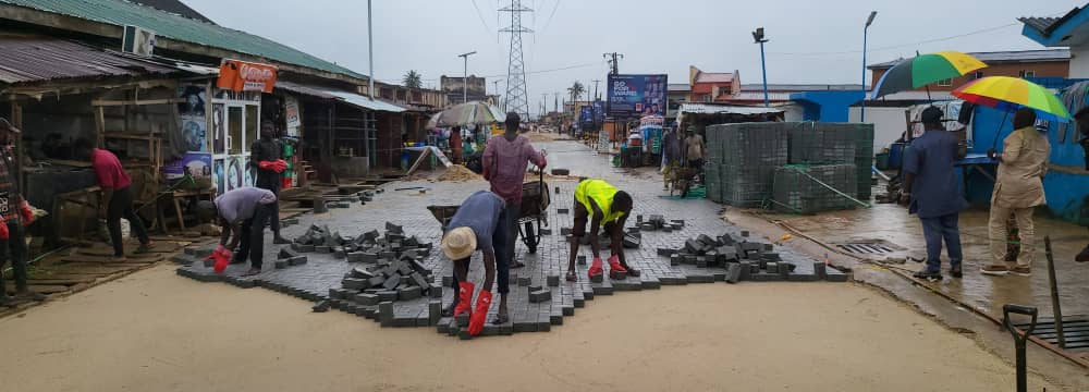 Hon Segun Odunmbaku Inspects Construction Of Paul Avenue Omolara