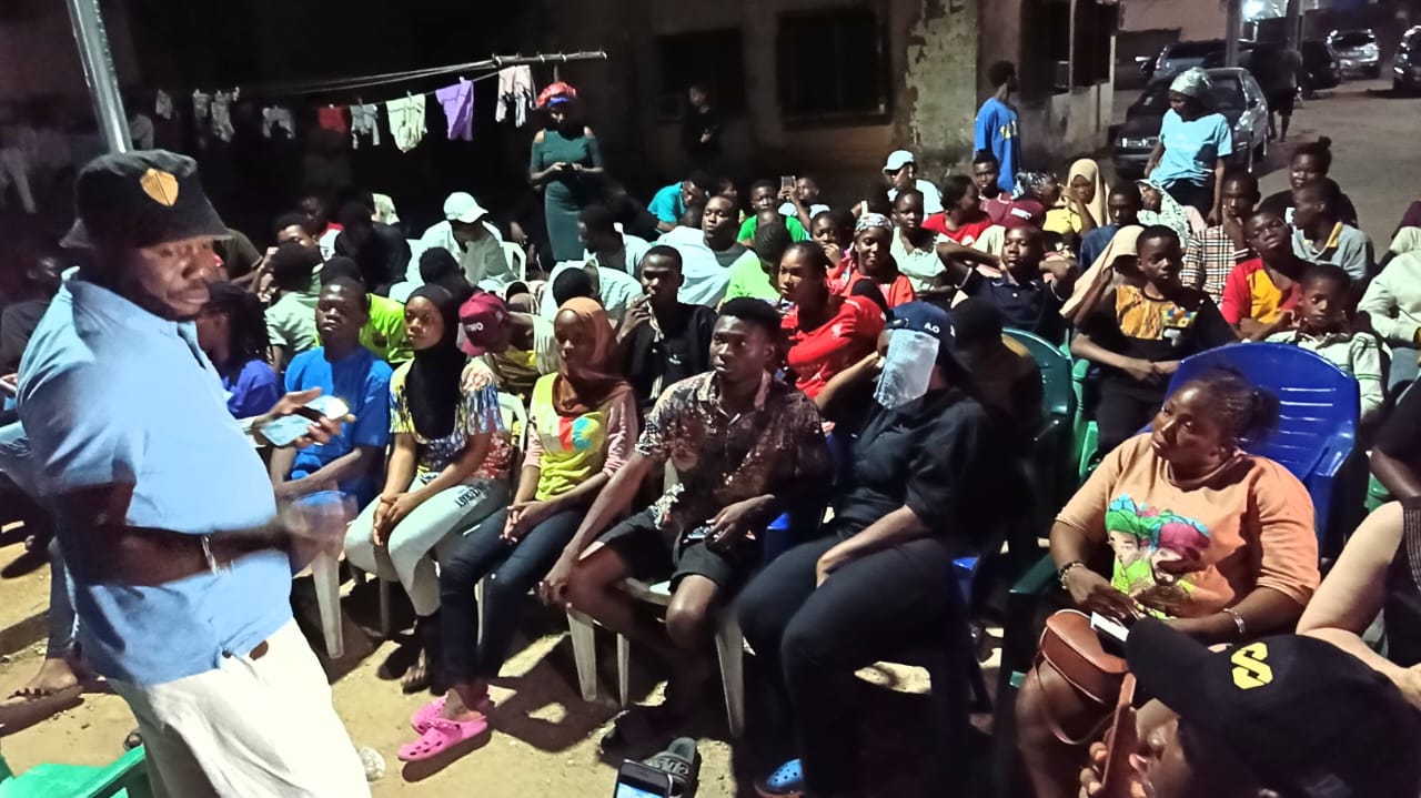 Hon. Kasunmu Visits Ogba Phase 2 Estate, Engages Youth In Interactive