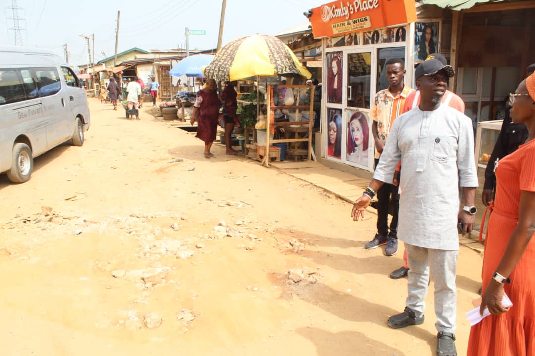 Ojodu Council Boss Segun Odunmbaku Inspects Construction Of Umaru Saro