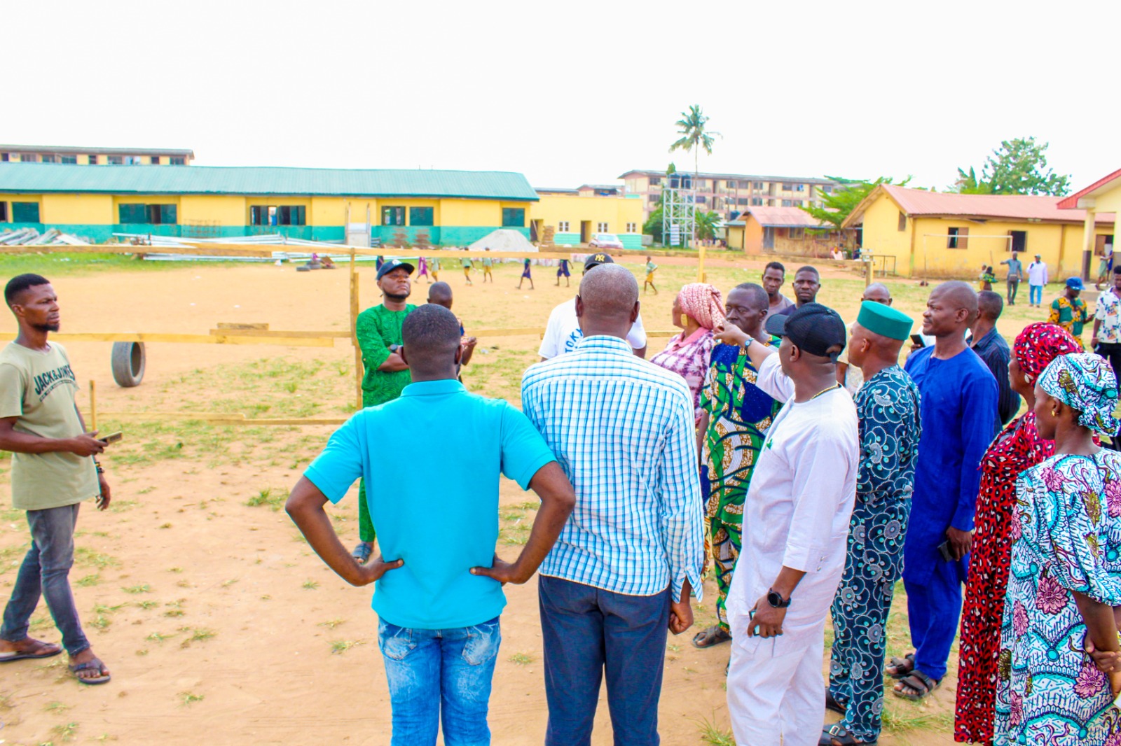 Ojodu Mayor Odunmbaku Inspects Ongoing Fence Construction And Other