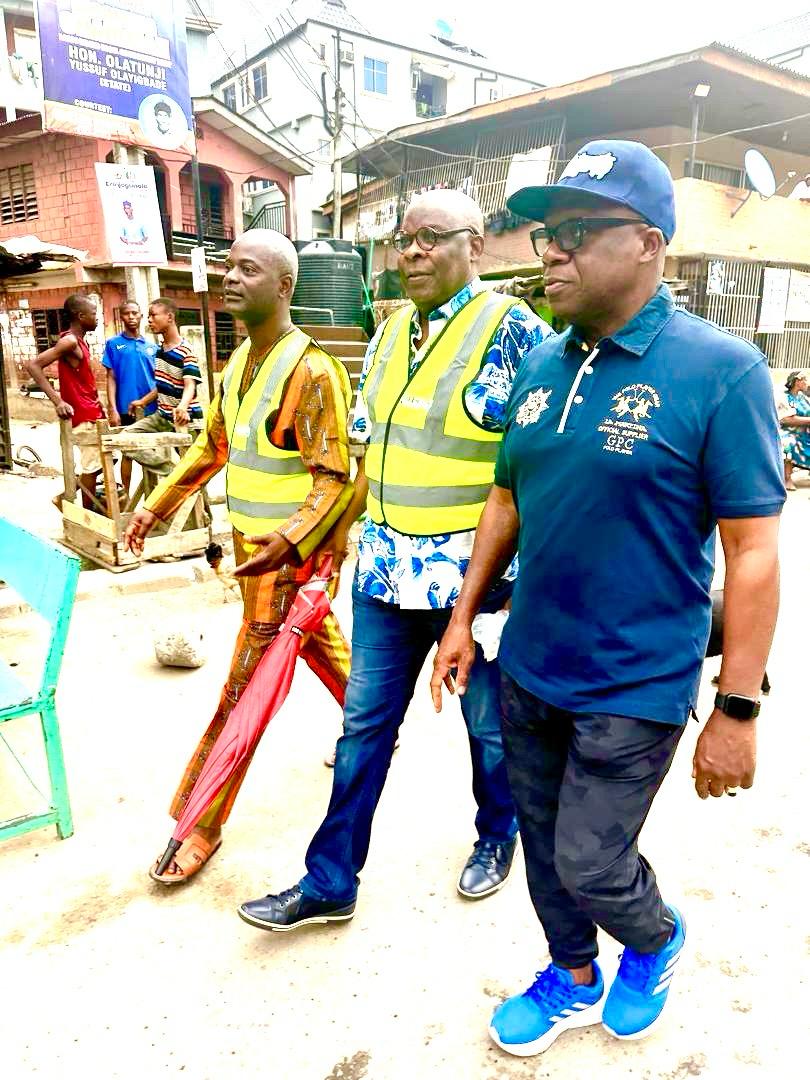 L-R Aderemi Bashau SAN -Vice Chairman, Isale Eko Descendants Union, Alhaji Olaseinde Karim -Chairman, Environment Committee of the Union and Adeniji Kazeem SAN - Chairman of Isale Eko Descendants Union during an inspection tour of the recent fire incident that affected the Dosunmu area of Lagos Island on Sunday